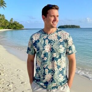Chubbies Resort Wear Sport Tee Shirt‎ Men Medium Blue Floral Hawaiian Vacation